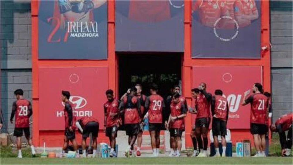 Pemain Persija latihan jelang pekan 10 Liga 1 2025. (ig persija)
